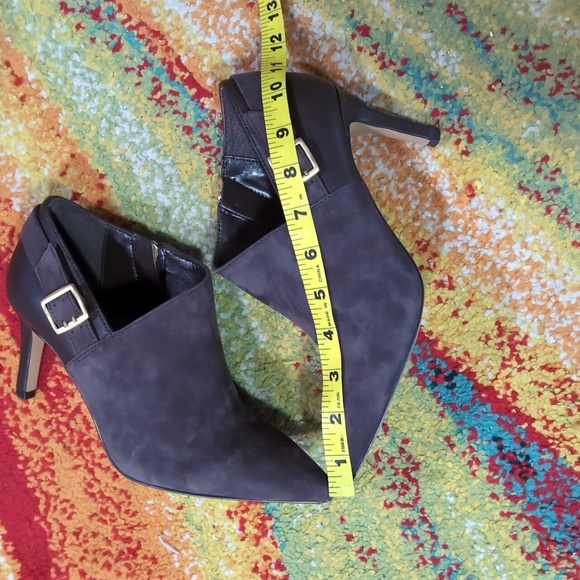 Vince Camuto shoes - Picture 2 of 5